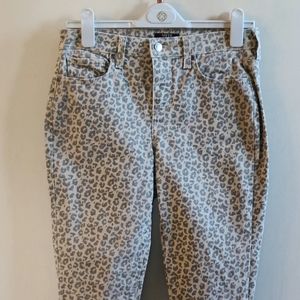 Leopard print skinny jeans